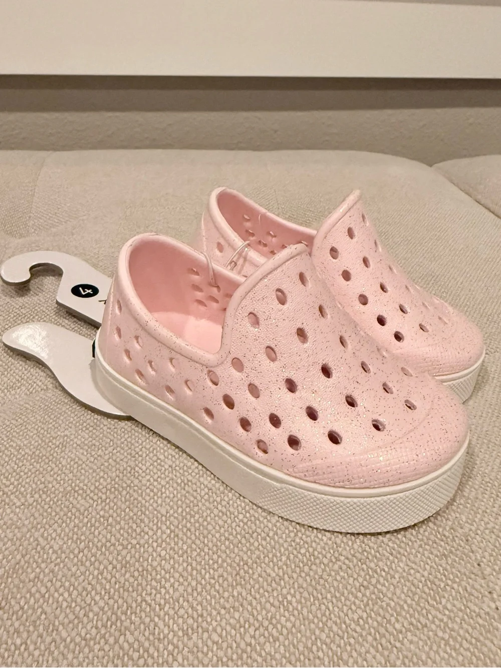NWT Sperry light pink sparkly lightweight water shoes size 4